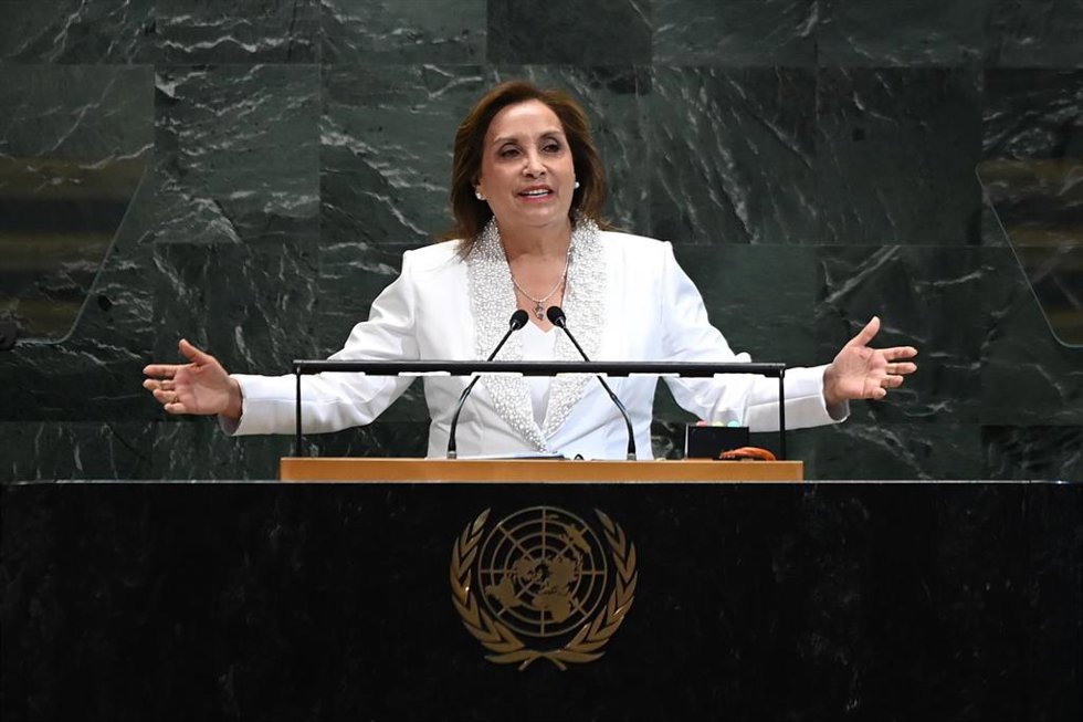 Archivo - La expresidenta peruana Dina Boluarte