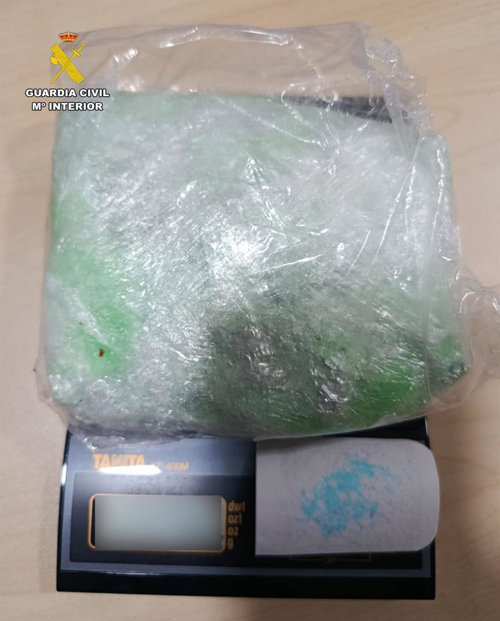 La Guardia Civil de Albacete detiene a dos personas por un delito contra la salud pública.