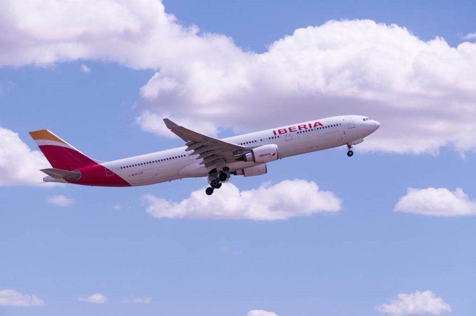 Archivo - Avión de Iberia.