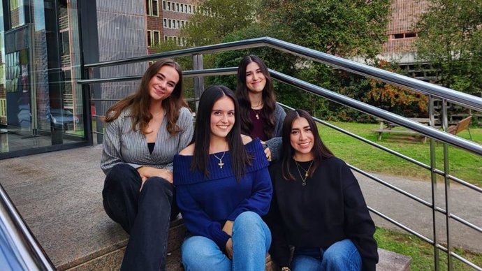 El equipo formado por Andrea López Valín, Lea Thomas, Irene Fernández Álvarez y Naomi Trejo Ortega, de la asignatura Gestión de la Innovación.