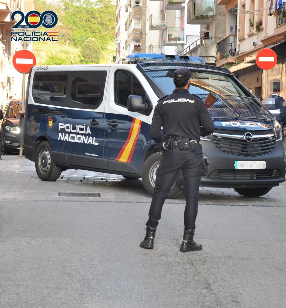 Archivo - Vehículo de la Policía Nacional