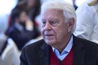 Felipe González asegura que respeta el trabajo del TS en el juicio al fiscal: "De ninguna manera voy a pronunciarme"