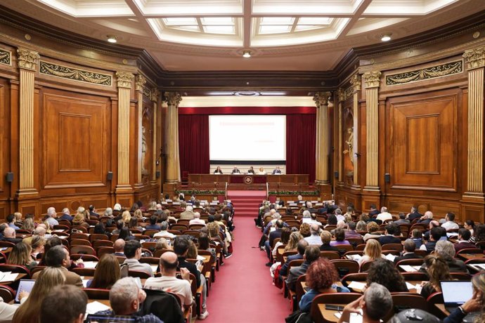 Jornada jurídica sobre la nueva legislación de vivienda turística y la ocupación ilegal de inmuebles celebrada en la sede del ICAB este lunes