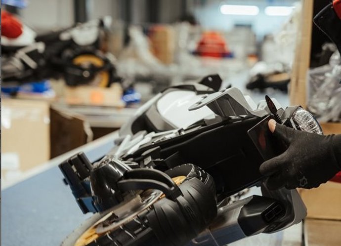 Imagen de recurso de un trabajador en una fábrica.