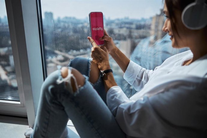 Holafly, partner de Viajes El Corte Inglés para servicios de conexión móvil en el extranjero.