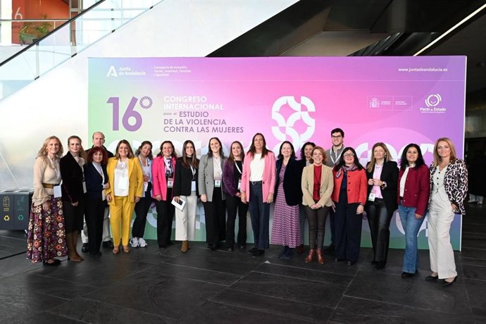 La consejera de Inclusión Social, Juventud, Familias e Igualdad, Loles López, en el Congreso Internacional para el Estudio de Violencia contra las Mujeres.