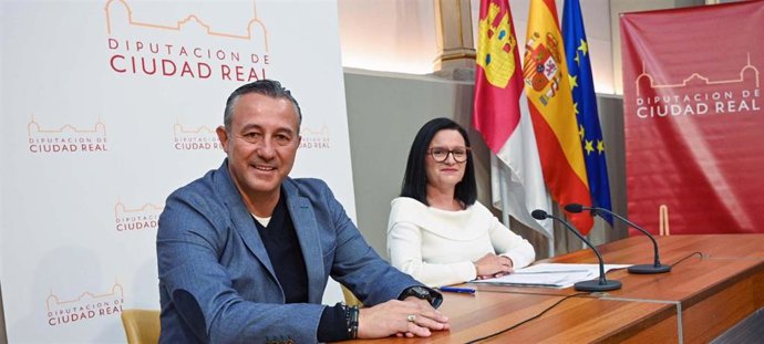 La portavoz del Equipo de Gobierno de la Diputación de Ciudad Real, Rocío Zarco, en rueda de prensa.