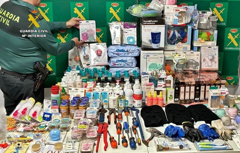 Efectos robados en una farmacia de cáceres
