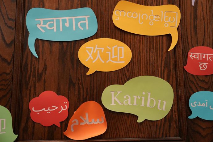 A palavra "welcome" (bem-vindo) em diferentes idiomas