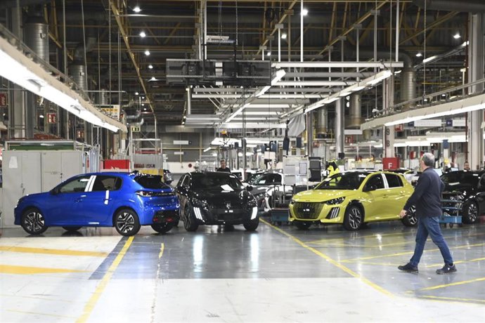 Archivo - El sector de la Automoción vive una transformación 