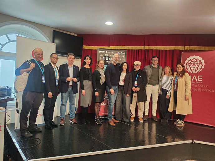 Autoridades y organizadores de la X Muestra de Artes Escénicas que se ha inaugurado este martes en Cáceres