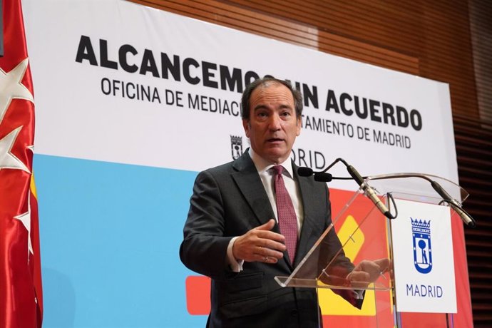 El delegado de Urbanismo, Medio Ambiente y Movilidad, Borja Carabante.