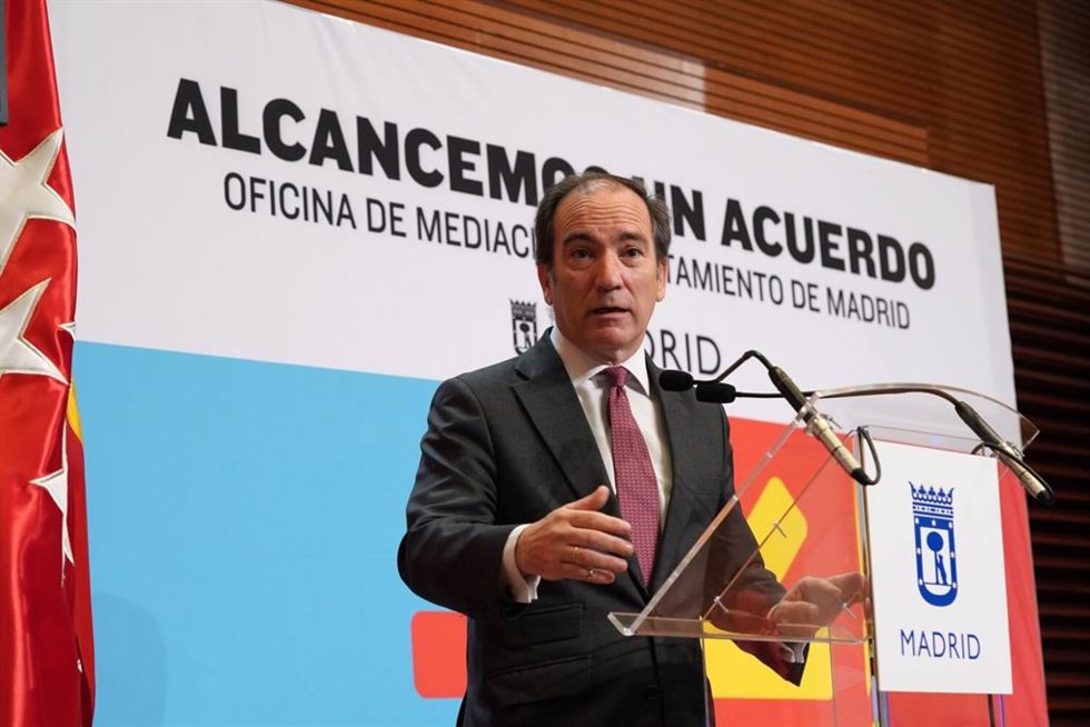 El delegado de Urbanismo, Medio Ambiente y Movilidad, Borja Carabante.