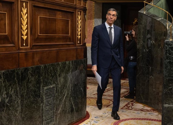 El presidente del Gobierno, Pedo Sánchez, durante una sesión de control, en el Congreso de los Diputados, a 29 de octubre de 2025, en Madrid (España). El pleno ha arrancado con un minuto de silencio en recuerdo a las 229 personas fallecidas como consecuen