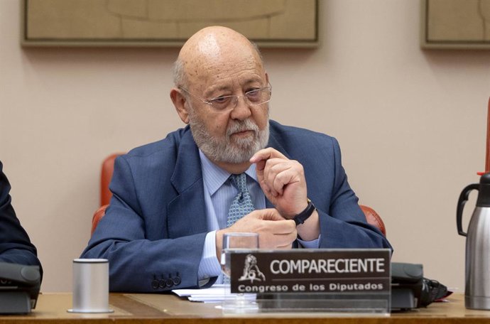 Archivo - Arquivo - O Presidente do Centro de Pesquisas Sociológicas (CIS), José Félix Tezanos, comparece perante a Comissão Constitucional do Congresso Espanhol em 11 de setembro de 2024, em Madri (Espanha). Tezanos está comparecendo hoje na Câmara dos D