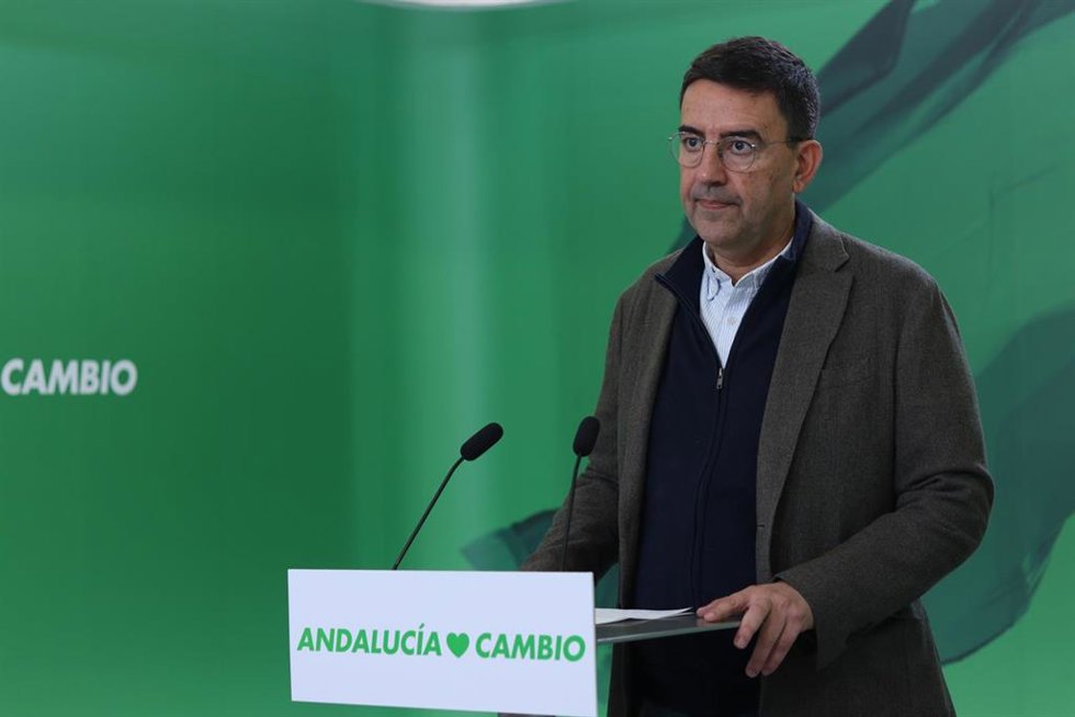 El portavoz socialista de Presidencia, Mario Jiménez, en rueda de prensa en Sevilla.
