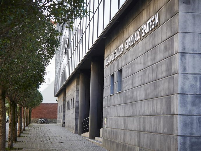 Archivo - Fachada del Palacio de Justicia de Pamplona.