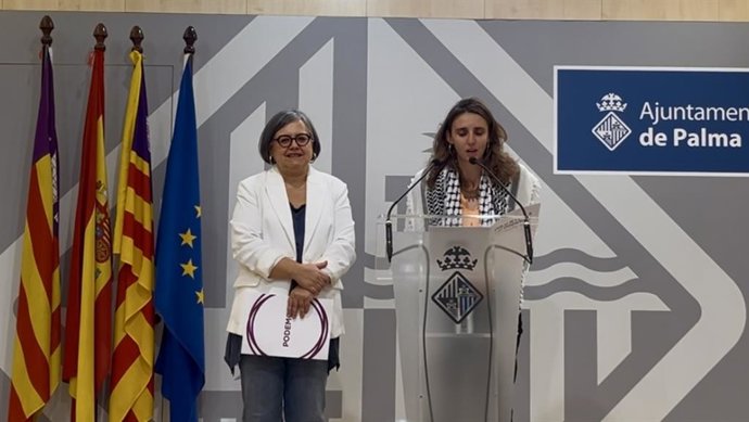 La coordinadora de Podemos Baleares, Lucía Muñoz, y la exdiputada morada en el Parlament y abogada, Cristina Gómez.