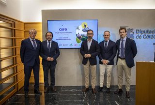 Foto de familia en la presentación de Expo Aire.