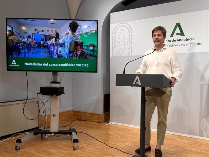 Archivo - El delegado de Desarrollo Educativo y Formación Profesional de la Junta en Córdoba, Diego Copé.