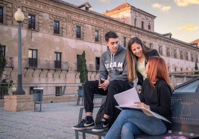 Archivo - Estudiantes en la UCAM