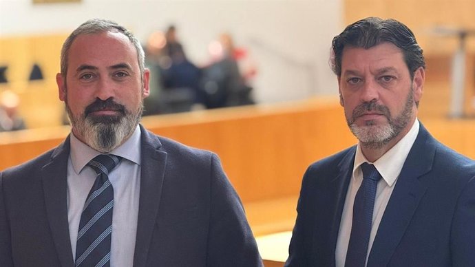 Archivo - Antonio Luna y Francisco Garridos, diputados del grupo Vox en la Diputación de Málaga.