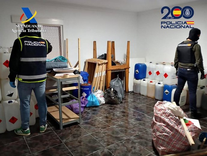 Desarticulado en Alicante un laboratorio con una tonelada de precursores y otras sustancias destinadas a la extracción de cocaína mezclada con pulpa de fruta