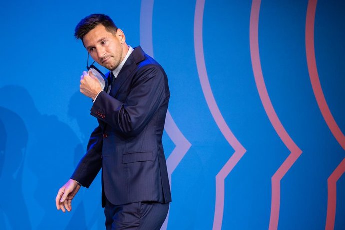 Archivo - Lionel "Leo" Messi attends during his press conference to talk about his departure from FC Barcelona at Camp Nou stadium on August 08, 2021, in Barcelona, Spain