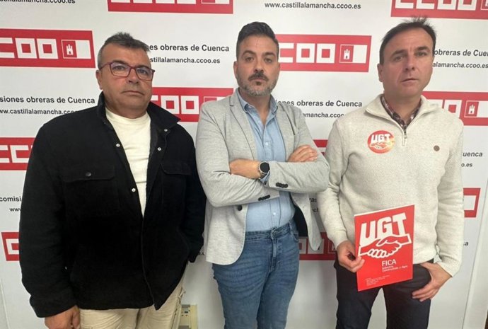 El secretario regional de Industria de CCOO, Juan Cuevas, y Jesús Laín, de UGT FICA Cuenca.