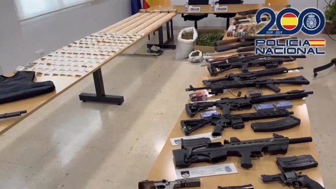 Armas intervenidas en la operación policial contra el narcotráfico en Almería, Granada y Huelva.
