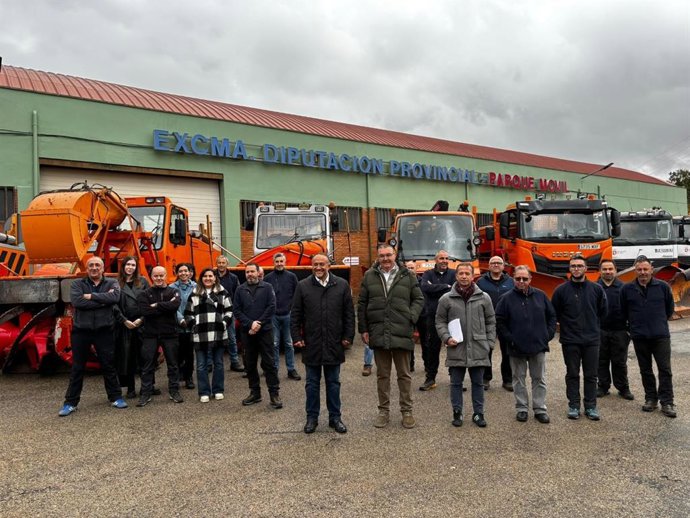 El presidente de la Diputación de León, Gerardo Álvarez Courel y el vicepresidente, Roberto Aller, en la presentación del Plan de Vialidad Invernal 2025-2026.