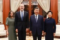 El presidente de China y la primera dama ofrecen una cena privada a los Reyes