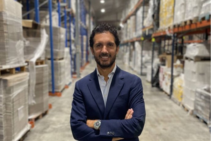 Antonio Gea, director general de Sadival, en les Instal·lacions de Xirivella, amb magatzems a Manises, Torrent i Xirivella, reforça cada any la seua plantilla durant la campanya de Nadal.