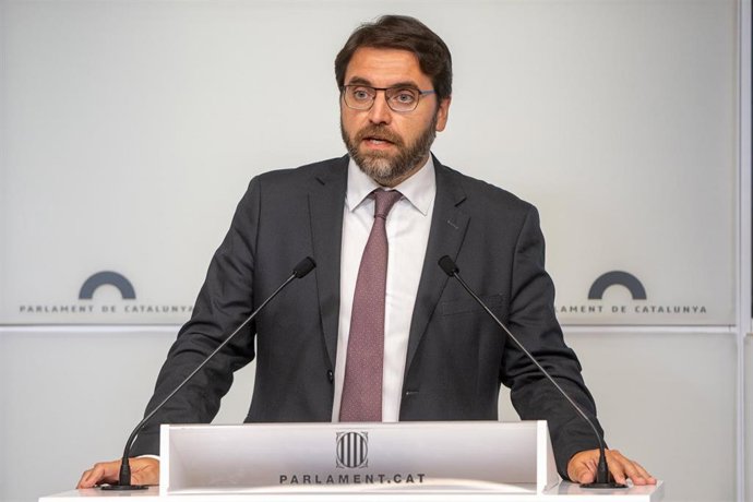 Archivo - El portavoz del PSC en el Parlament, Ferran Pedret, ofrece una rueda de prensa tras el primer Debate de Política General (DPG) en el Parlament, a 8 de octubre de 2024, en Barcelona, Catalunya (España). Foto de archivo