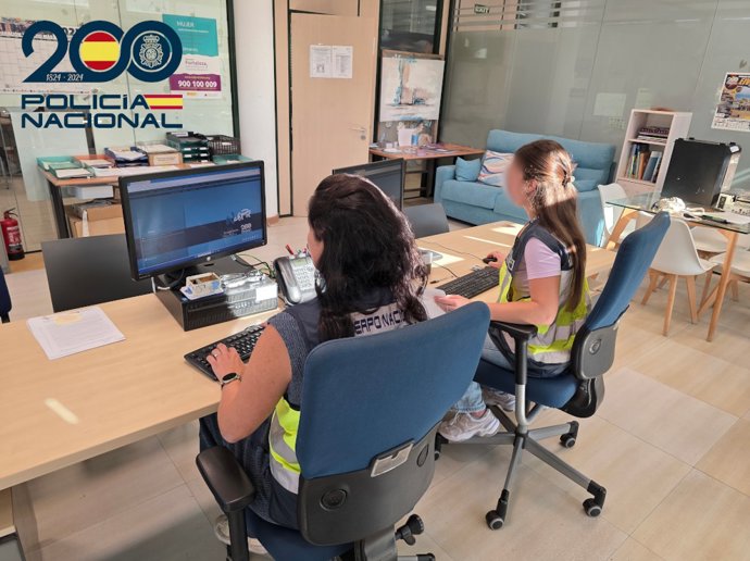 Detenido un hombre por intentar robar en varios locales del Mercat del Claustre de Maó.