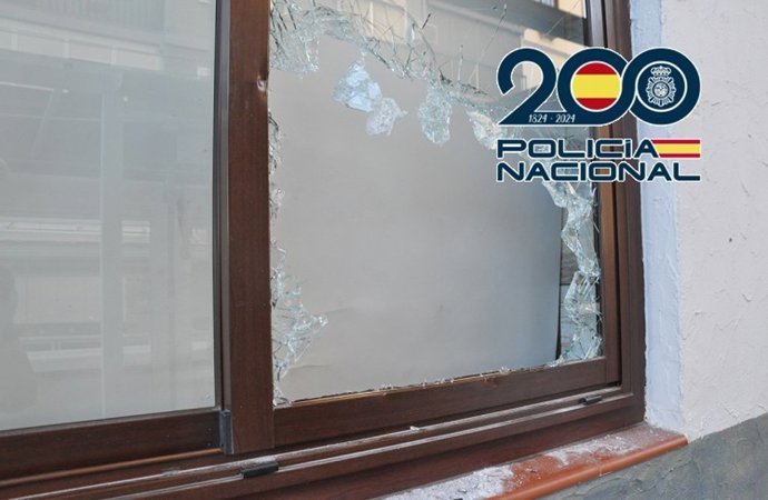 Un detenido en Ronda (Málaga) por robar en un restaurante tras fracturar una ventana.