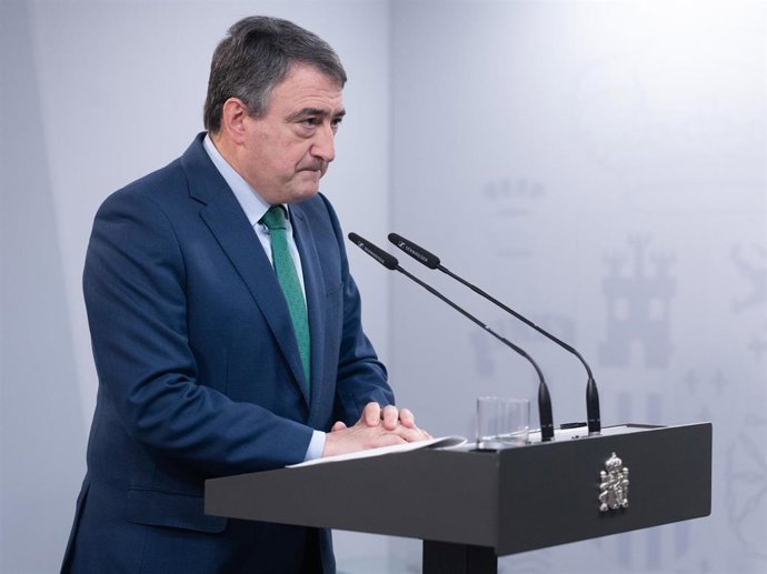 Archivo - Ell presidente del EBB, Aitor Esteban,  en una rueda de prensa cuando era portavoz del Grupo Vasco en el Congreso