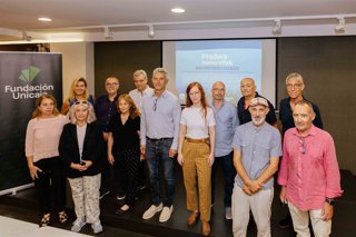 La responsable de Fundación Unicaja en Almería, Esther Jerez, y el presidente de Fundación Aula del Mar Mediterráneo, Juan Antonio López, han participado en el encuentro local del proyecto celebrado en el Centro Cultural Fundación Unicaja de Almería.