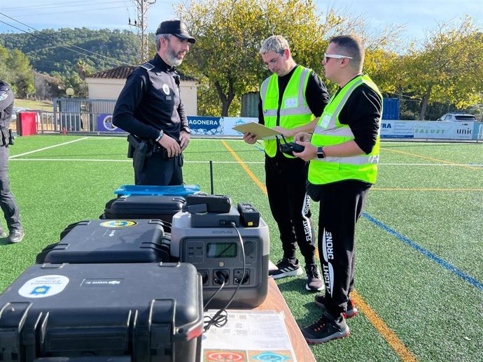 Policías locales de Andratx homologan su licencia de piloto de dron a los estándares europeos