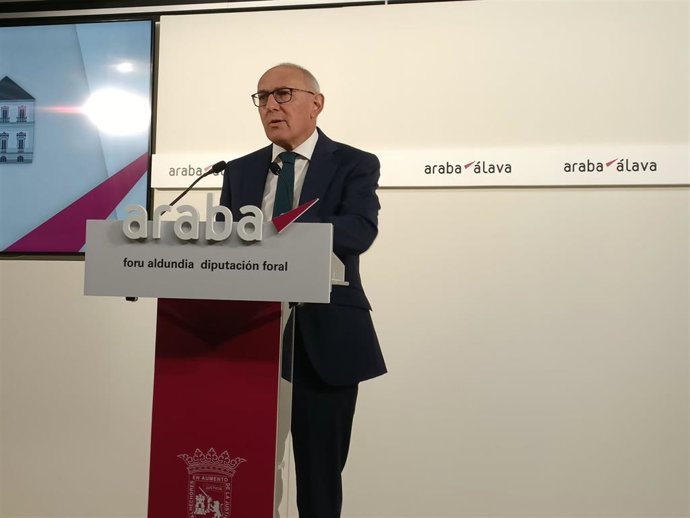 Archivo - El diputado general de Álava, Ramiro González.