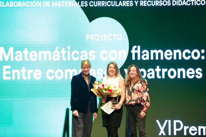 Representantes del Instituto Azcona y del Centro Rosa Relaño durante el acto de entrega de los Premios ‘Flamenco en el Aula’ 2024-2025.