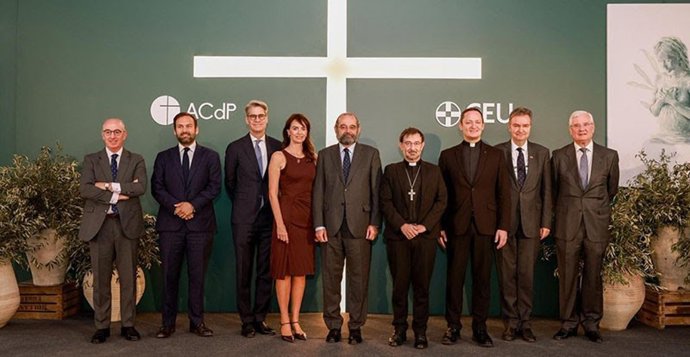 Desayuno de oración organizado por la ACdP y la Fundación San Pablo CEU.