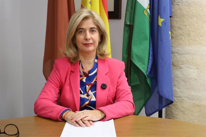 La alcaldesa de Úbeda, Antonia Olivares, durante su comparecencia