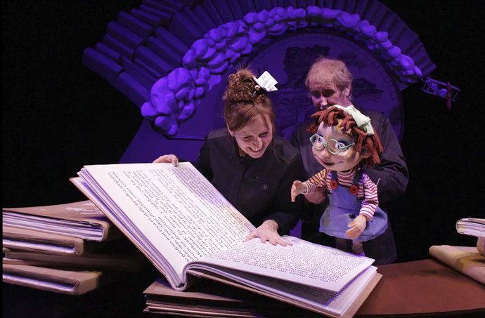 'La Biblioteca Imaginaria', Un Espectáculo De Teatro De Títeres De La Prestigiosa Compañía Teatro Arbolé Se Representa En Sala Off Kids
