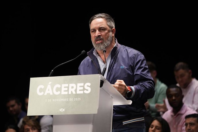 El presidente de Vox, Santiago Abascal, en un acto en Cáceres el pasado 3 de noviembre