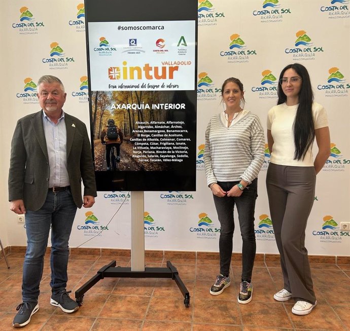 El presidente de la Mancomunidad de Municipios de la Costa del Sol Axarquía, Jorge Martín, informa de acciones.