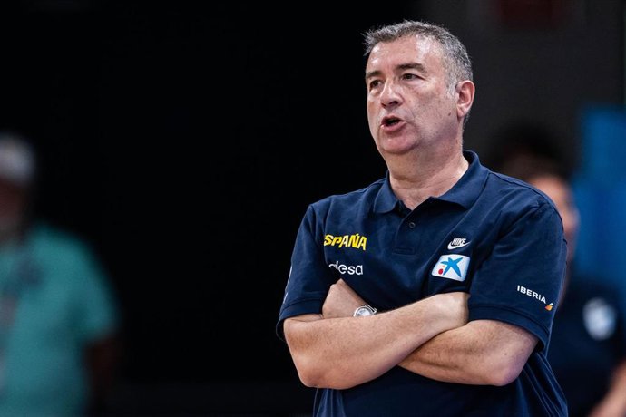 Archivo - Miguel Méndez, seleccionador español femenino de baloncesto.