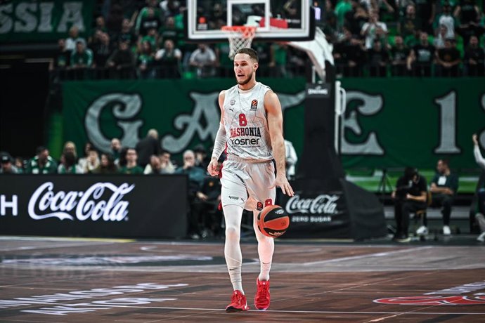 Archivo - Tadas Sedekerskis, durante un partido con el Baskonia.