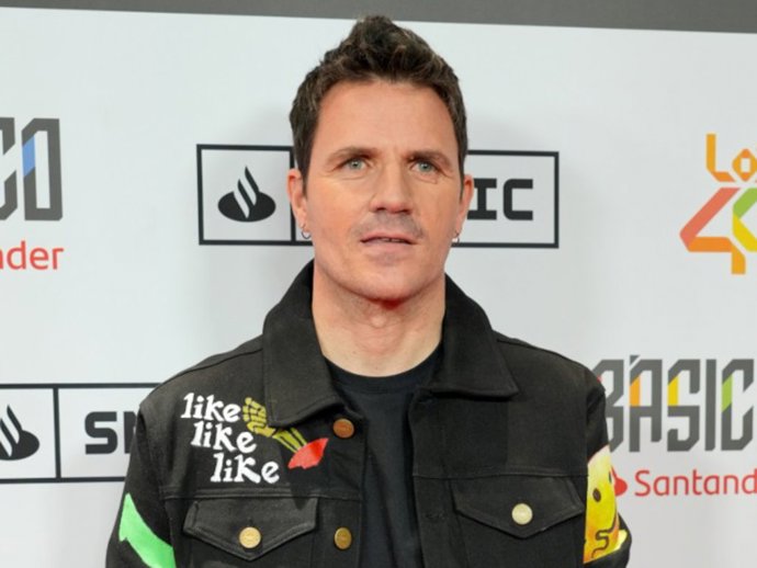 Archivo - Dani Martín antes de su concierto en el Teatro Eslava dentro de los concierto ‘Los40 Básico Santander’, a 12 de mayo de 2025, en Madrid (España). El cantante madrileño celebrará sus 25 años de carrera musical antes de arrancar una de las giras m