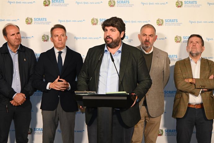 El jefe del Ejecutivo regional, Fernando López Miras, preside la Asamblea Abierta ‘Retos a corto plazo para la utilización de las aguas subterráneas en la cuenca del Segura: los usos del sector primario’, organizada por el SCRATS